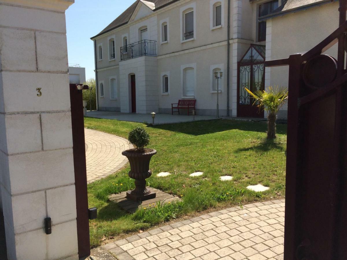Cottage La Villa Bolero Saint-Cyr-sur-Loire Exterior photo